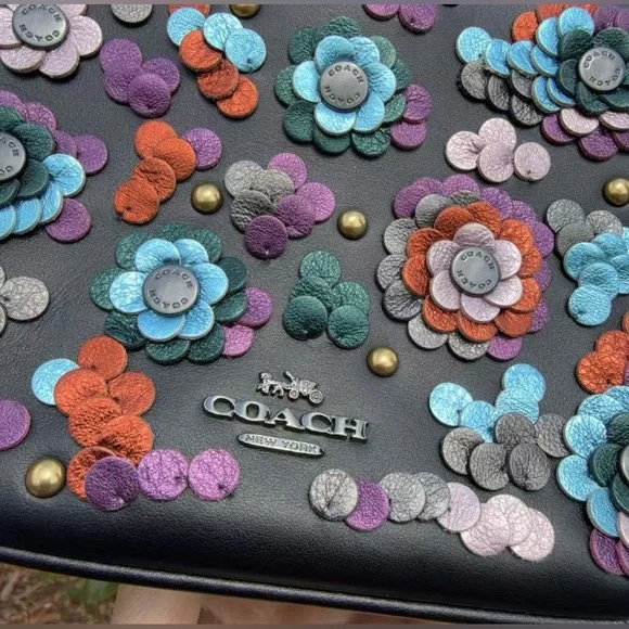 Coach Pearl Kisslock Crossbody bag with floral leather sequins HTF - Picture 11 of 12